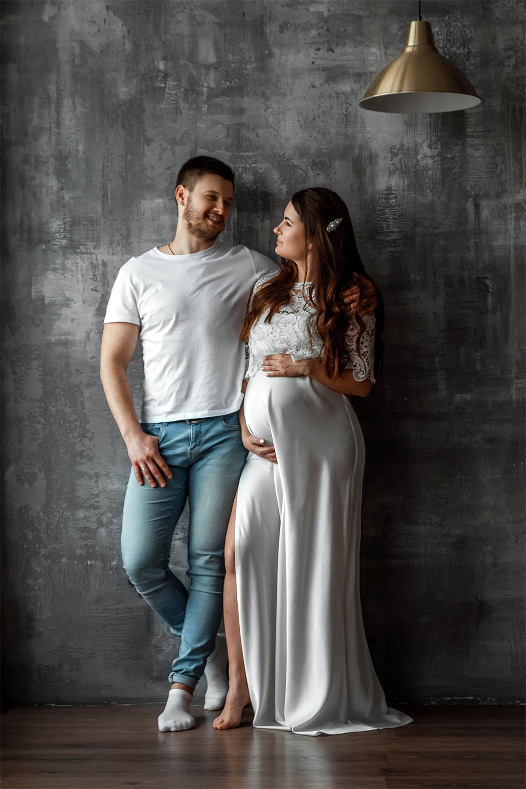 pregnant couple